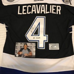 Tampa Bay Lightning Jersey Signed by Vinny Lecavalier, Authenticated